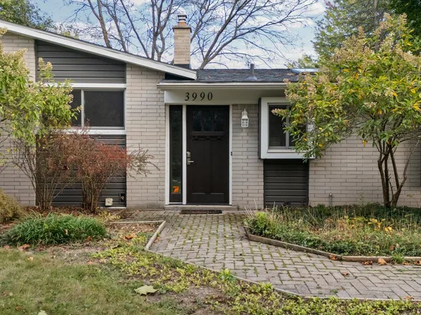 3990 W Loch Alpine Dr, Ann Arbor, MI 48103