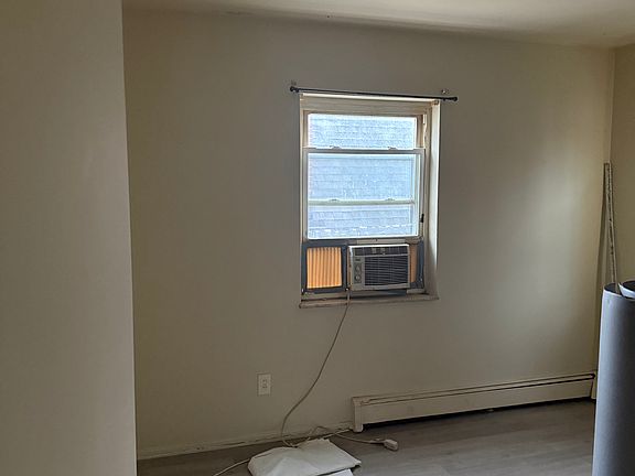 4th image of 4255 Hegner Ave #3