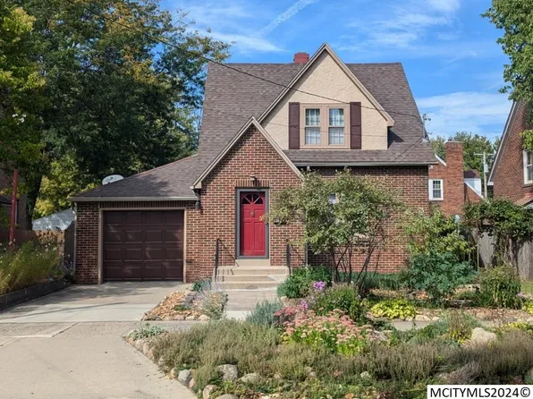 306 9th St NW, Mason City, IA 50401