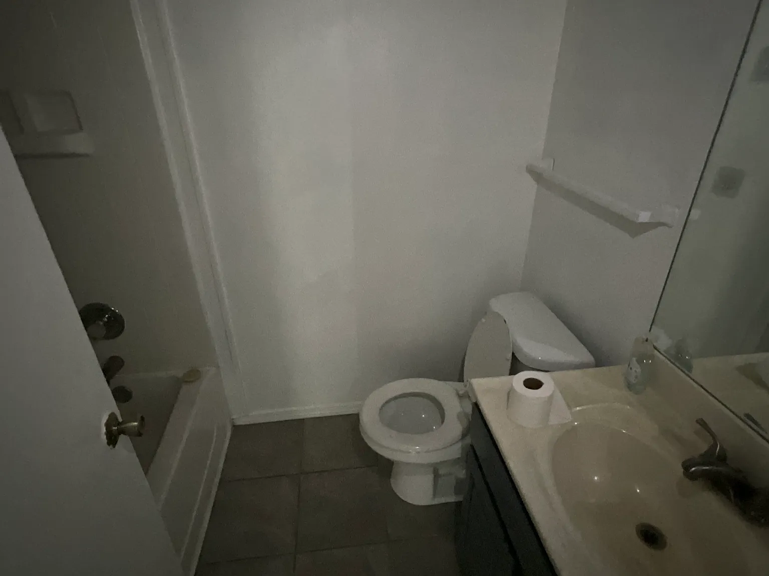 3 bed, 1213 sqft, $1,875 — Photo 4