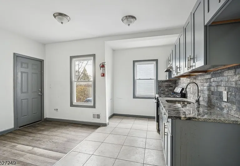 143 Valley Rd #1R — Photo 7