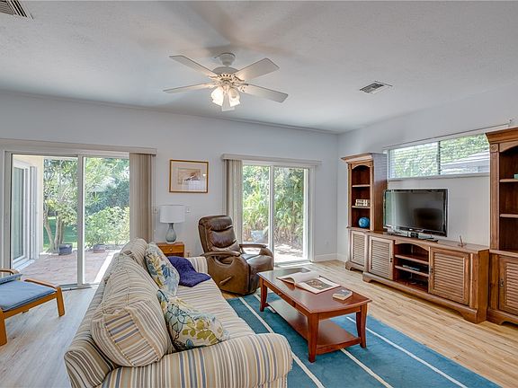3rd image of 1931 S Garden Grove Cir