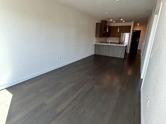 5th image of 1616 S Broadway St Unit 204