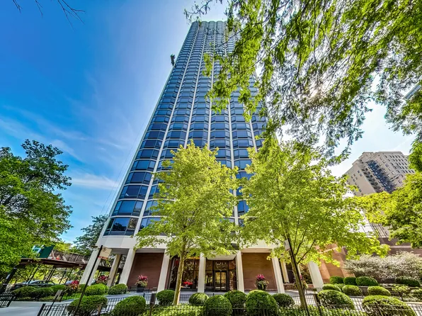 1555 N Astor St APT 11SE, Chicago, IL 60610