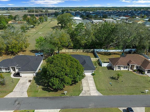 3rd image of 8029 SW 62nd Ave