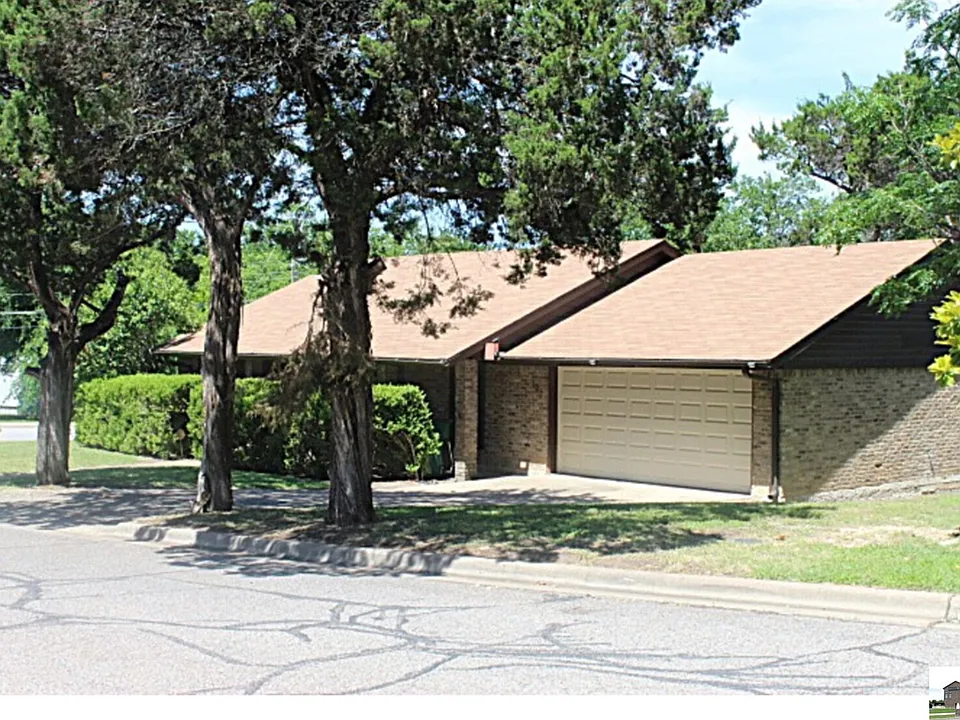 107 Suzanne Ln