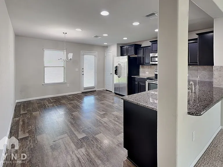 717 Pinnacle Dr — Photo 4