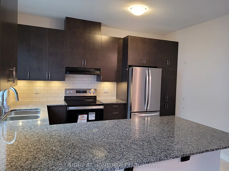 12 Focality Cres — Photo 10