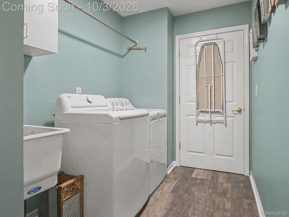 5th image of 9089 Luea Ln