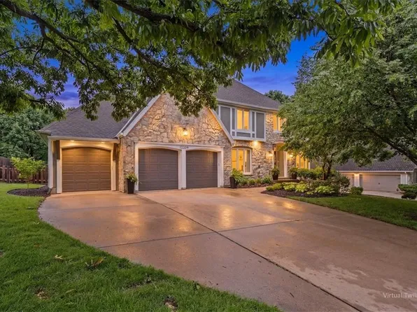 12209 Wenonga Ln, Leawood, KS 66209