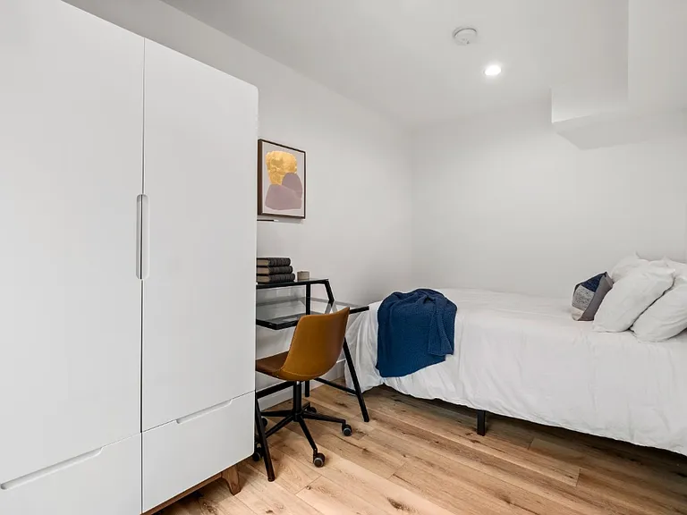 Single Bedroom Single Bedroom