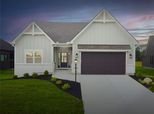 9333 Rochelle Ln, Centerville, OH 45458