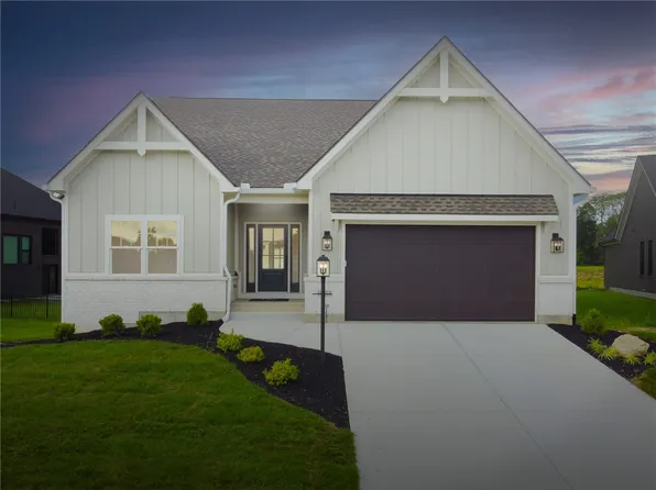 9333 Rochelle Ln, Centerville, OH 45458