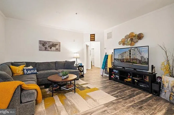 2 bed, 1103 sqft, $2,350 — Photo 4