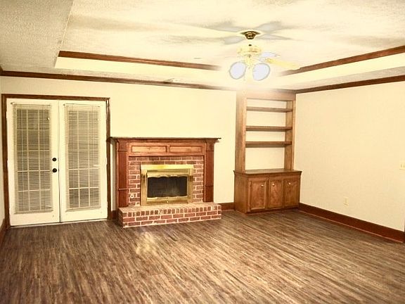 3rd image of 412 Brentwood Dr