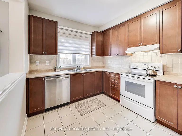 33 Pearcey Cres — Photo 12