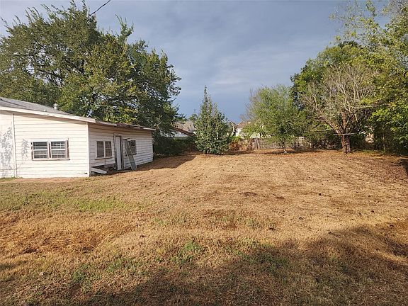 4th image of 500 E Kezee St