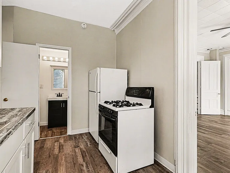 2066 River St #5 — Photo 9