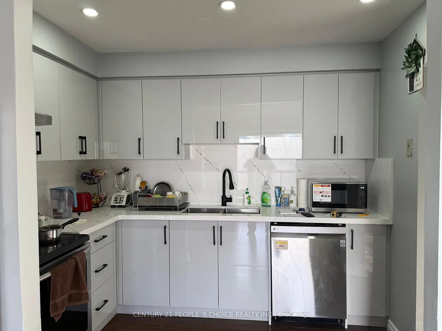 4 bed, $3,100 — Photo 4