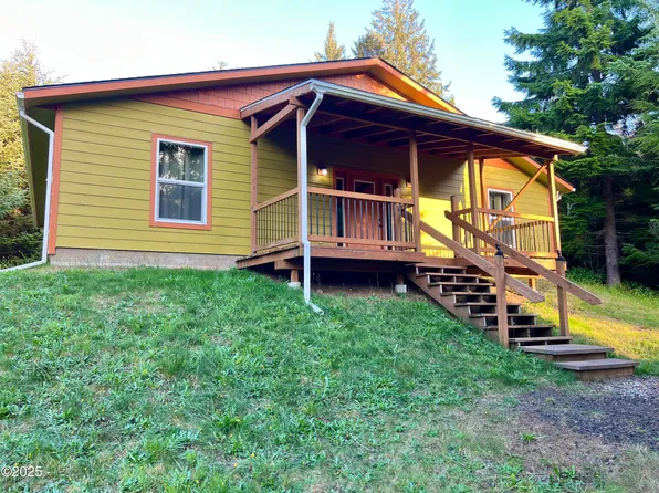 690 NE Evergreen Ln, Yachats, OR 97498