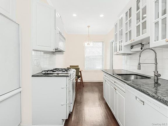5th image of 1440 Midland Avenue #5C