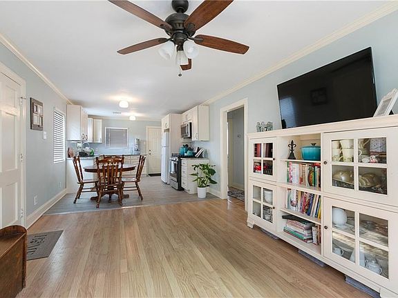 2nd image of 1008 Clay St