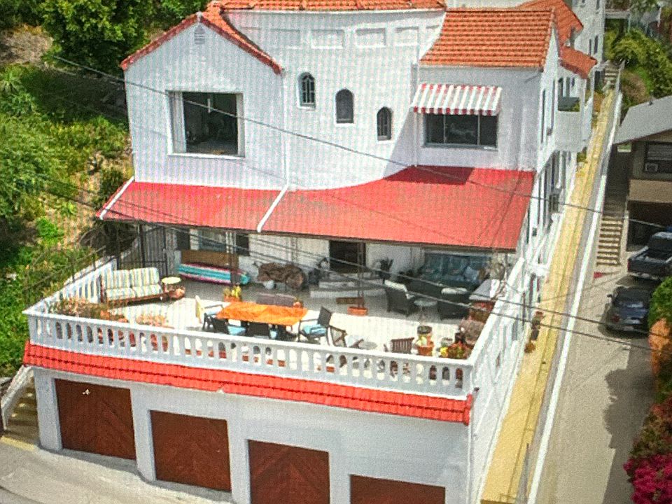 1st image of 1623 Grafton St #1621-1/4