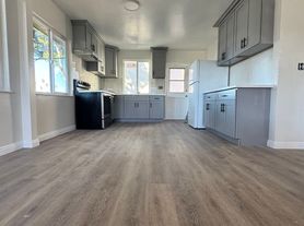 2227 W Main St, Alhambra, CA