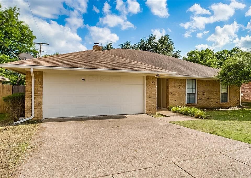 1st image of 3433 Willowbrook Dr