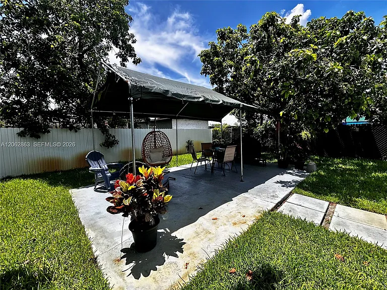 19302 NW 47th Pl — Photo 22