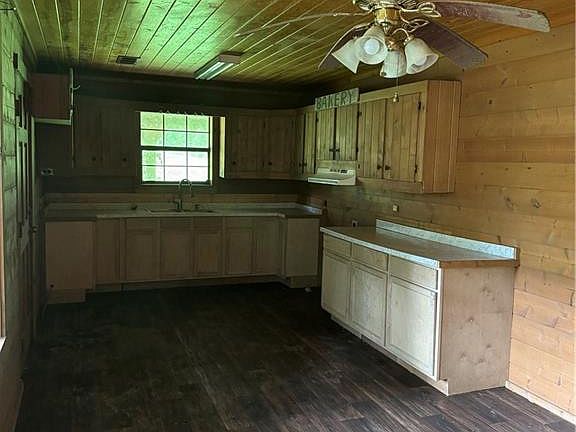 4th image of 235 Smith Rd