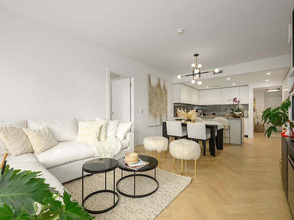 1st image of 4675 Cambie St #204