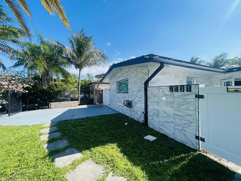 2531 Gulfstream Ln — Photo 11