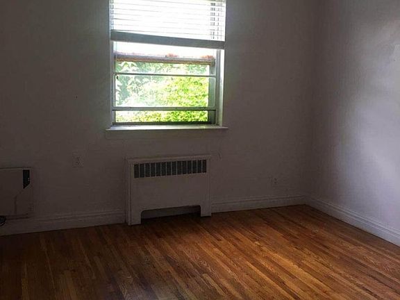 5th image of 17506 67th Ave Fl 2NF