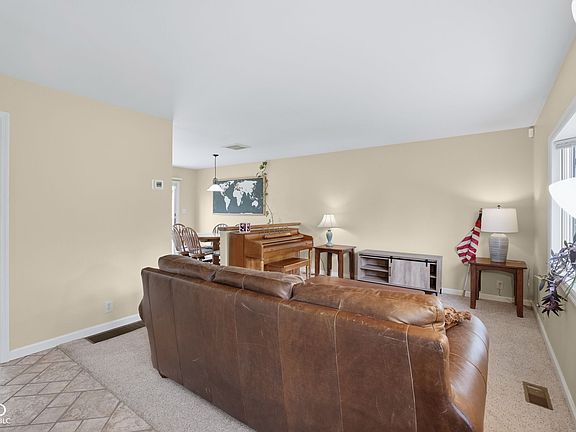 3rd image of 3077 Hawcreek Blvd