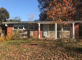 1900 Paducah Dr, Saint Louis, MO 63136
