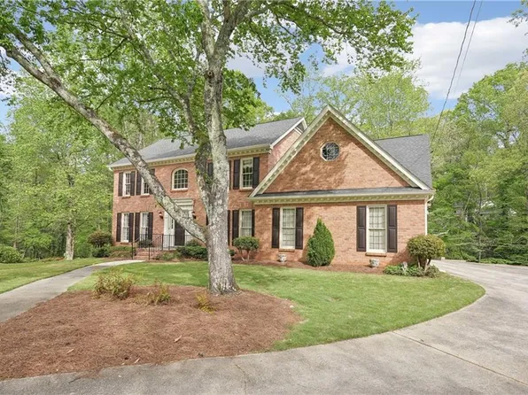 918 Guinevere Way, Lilburn, GA 30047