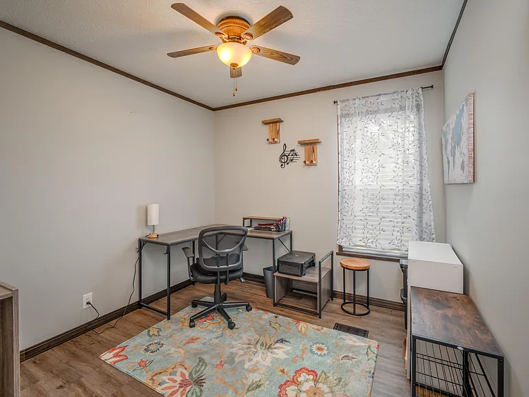 183 Flicker St — Photo 16