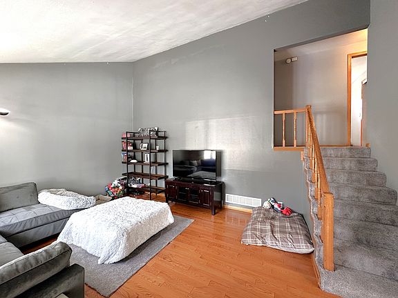 4th image of 269 Harvard Ave