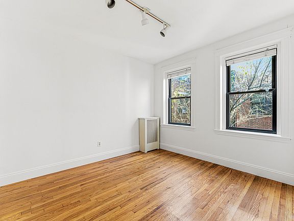 5th image of 39 Glenville Ave APT 11