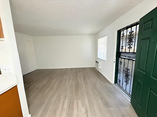 3963 Melrose Ave #2 — Photo 3