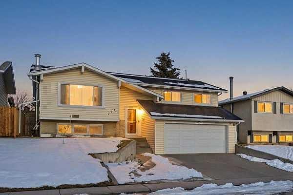1st image of 171 W Rundlefield Cres NE