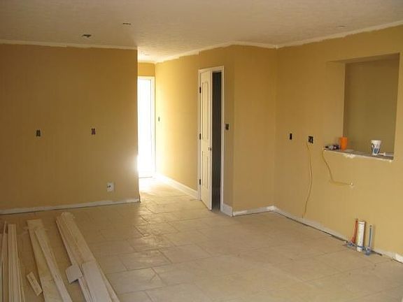 5th image of 370 Plantation Dr