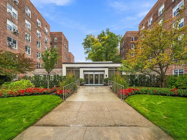 112-20 72nd Dr #D25, Forest Hills, NY 11375