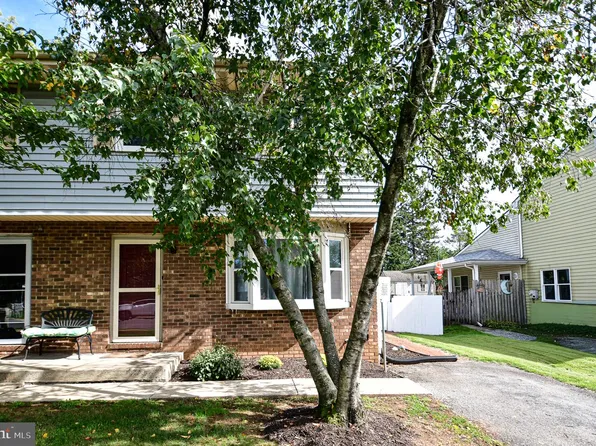 444 S Plum St, Mount Joy, PA 17552