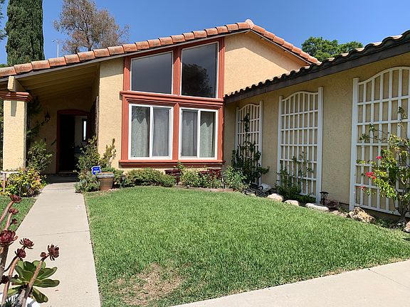 4th image of 2113 Shirlee St