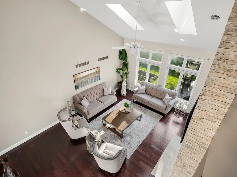 45021 Riverwoods Dr — Photo 3