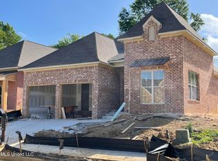 120 Blue Dr, Ridgeland, MS 39157