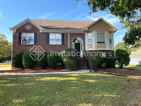 961 Rolling Meadows Dr, Loganville, GA 30052