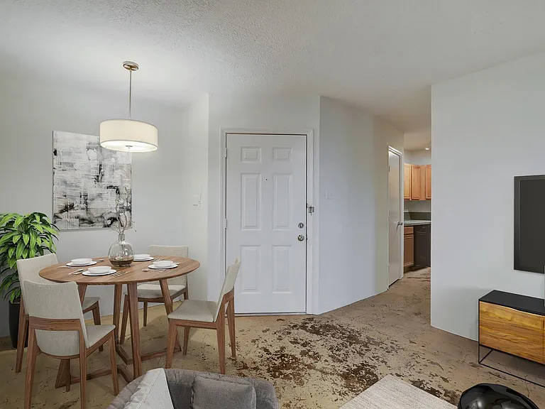 1112 W Lawrence St #9 — Photo 3